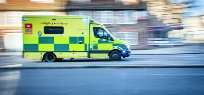 İngiltere’de ’ücret’ krizi: Öğretmen ve hemşirelerden sonra ambulans çalışanları da greve gidiyor
