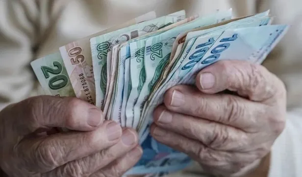 Duyuru saat 08.00'de geldi! 11 bin TL altı maaş alan SSK ve Bağkur emeklisine kişi başı 12.500 TL ek ödeme yapılacak - 1