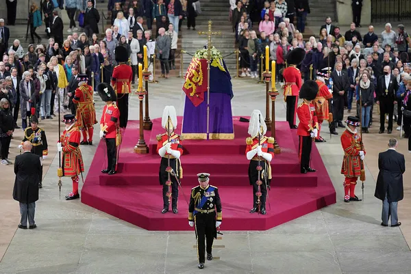1663366012119.jpg Elizabeth'in ölümü sonrası monarşi tartışmaları! Resmi yasın bitmesini bekliyorlar - 1
