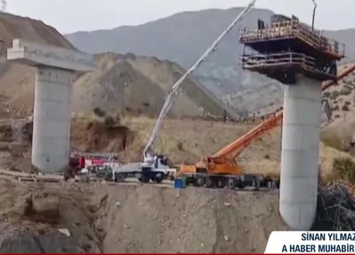 Köprü inşaatında çökme: 3 ölü