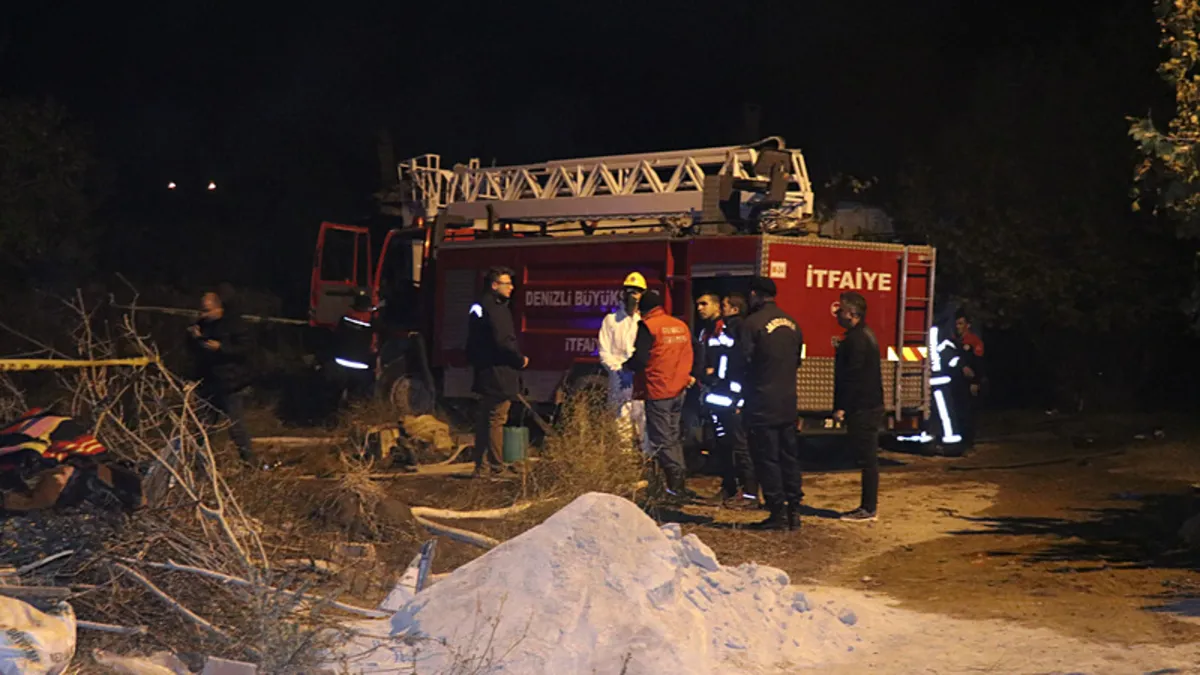 Babasından para alamadı evi kundakladı: 2 ölü