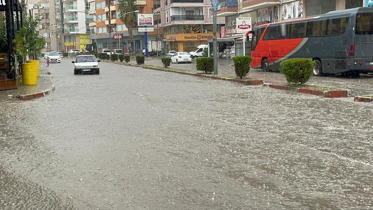 Hatay'ın Dörtyol ve Payas ilçeleri için sağanak uyarısı