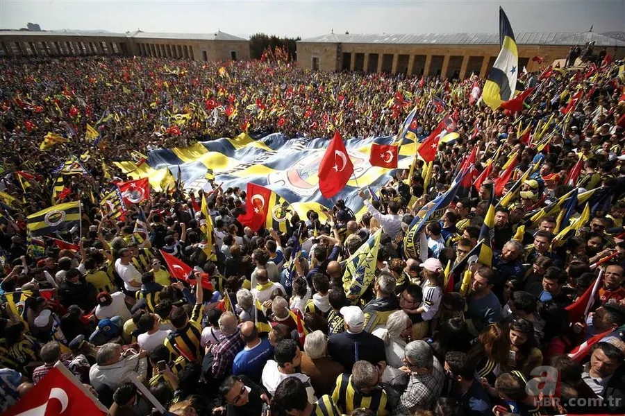 Fenerbahçeliler Anıtkabir'e yürüdü 18