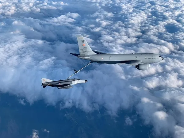 MSB paylaştı! Muharip ve destek uçaklarının eğitim görüntüleri