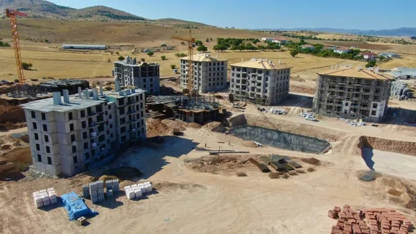 Elazığ'da deprem konutlaru hızla yükseliyor! Temelini Başkan Erdoğan atmıştı - 3