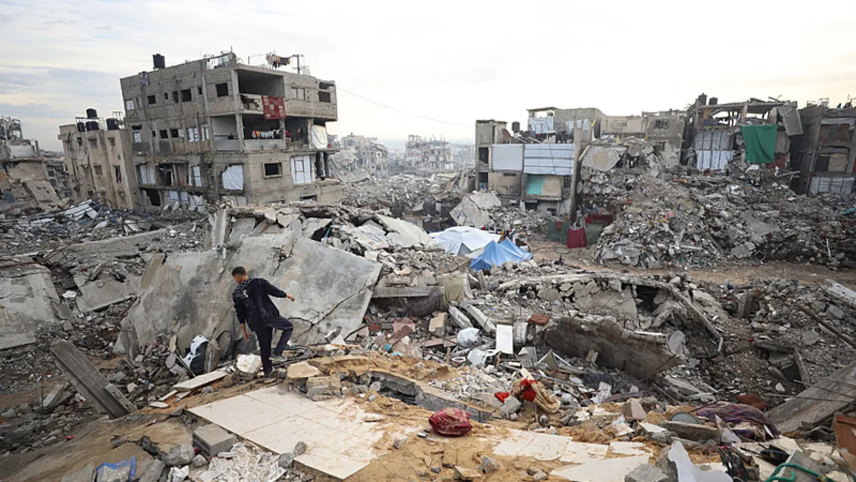 Gazze'de fırtına nedeniyle 22 bina çöktü: 18 ölü