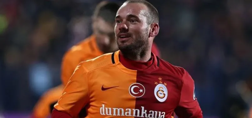 Hakan Balta ve Wesley Sneijder'den kötü haber