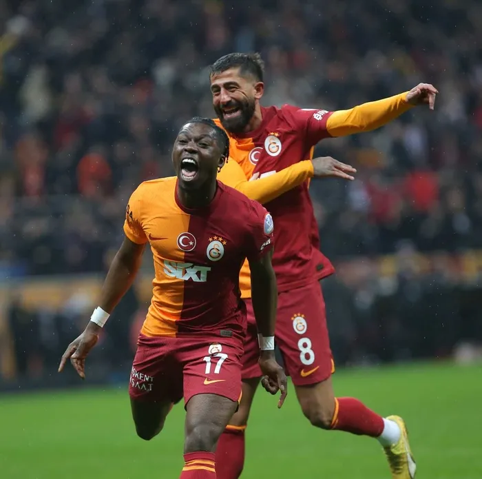 1714040061064.jpg Galatasaray şampiyonluk yolunda rekor peşinde! Fenerbahçe'nin puanıyla ortak olacaklar! Adana Demirspor maçı kritik... - 5