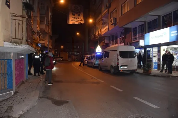 Son dakika: İzmir'de vahşet! Babasını 25 yerinden bıçaklayarak öldürdü - 2