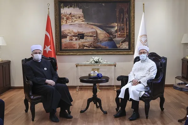 diyanet-isleri-baskani-erbas-bizim-cok-yetkin-ve-yeterli-din-adamlari-yetistirmemiz-lazim-1629837779521.jpg Diyanet İşleri Başkanı Erbaş: “Bizim çok yetkin ve yeterli din adamları yetiştirmemiz lazım” - 2