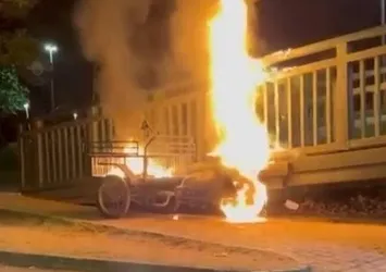 Bursa’da üst geçitte yangın! Elektrikli bisiklet kullanılamaz hale geldi