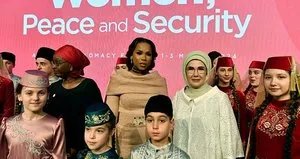 Emine Erdoğan’dan AFD’de dünyaya barış mesajı