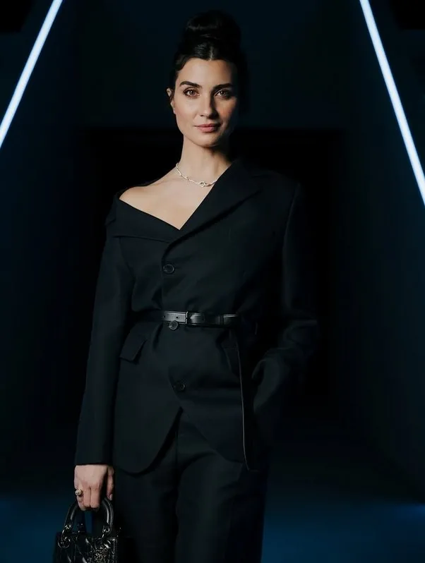 13-yillik-evliligini-bitirmisti-demet-senerden-ibrahim-kutluay-itirafi-1745474209203.jpg Kaynak: Instagram