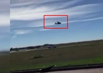 ABD'de iki uçak havada böyle çarpıştı! O anlar kamerada