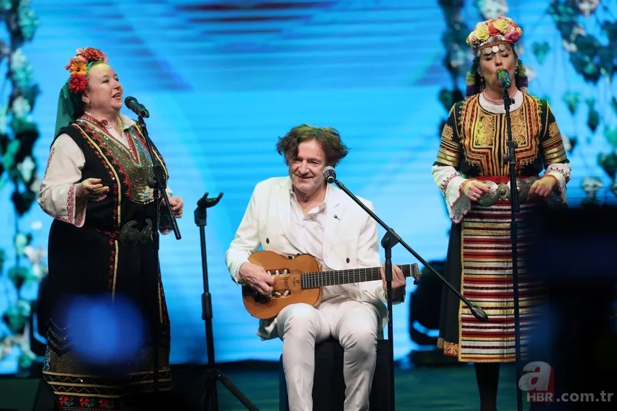 Başkan Erdoğan’a ünlü sanatçı Goran Bregovic’ten sürpriz: "Türkiye Yüzyılı" şarkısına eşlik etti 23
