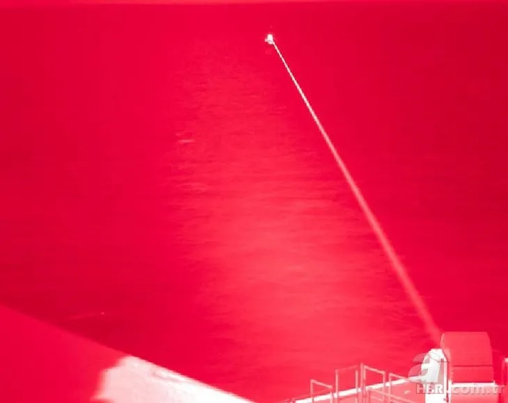 ABD Savaş Gemisi Lazer Silah Sistemi ile atış yaptı! Dünya bu görüntüleri konuşuyor