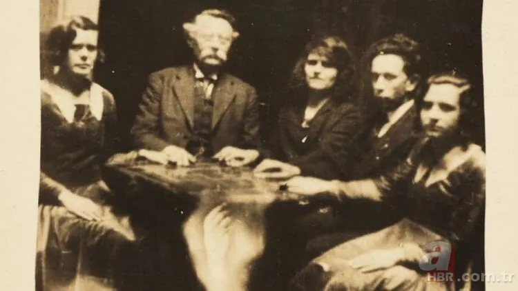 Bilim insanları açıklayamadı! Küçük kızın çekildiği fotoğraf... 15