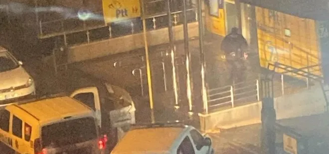 İstanbul’da kargosunu teslim alamayan şahıs PTT şubesinin camlarını kırdı