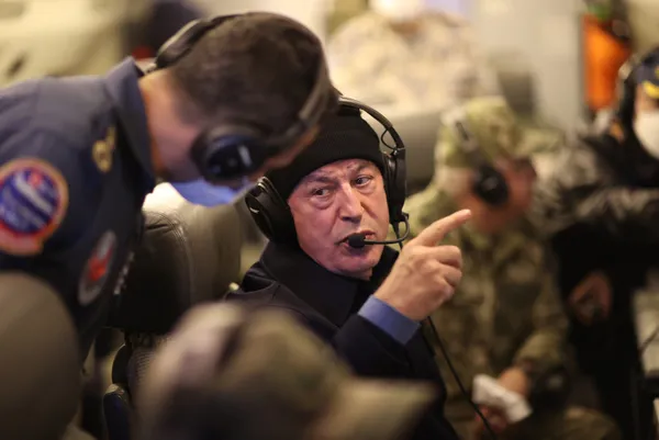 son-dakika-milli-savunma-bakani-hulusi-akardan-yunanistana-net-mesaj-1641032748008.jpg Son dakika: Milli Savunma Bakanı Hulusi Akar'dan Yunanistan'a net mesaj - 5