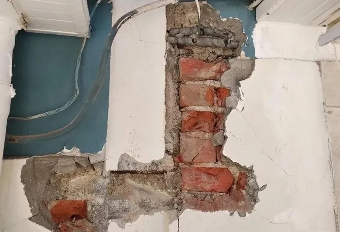 CHP'li Didim Belediyesi daha neyi bekliyor? 53 yıllık site gözleri önünde çökmek üzere! Site sakinleri isyanda: Nerede kentsel dönüşüm - 7