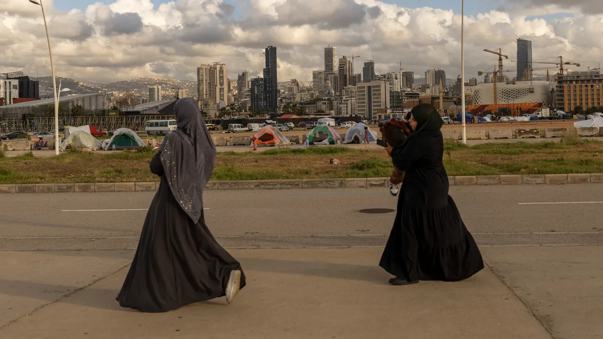 İsrail'in yerinden ettiği 200 bin Lübnanlı Suriye'ye göç etti