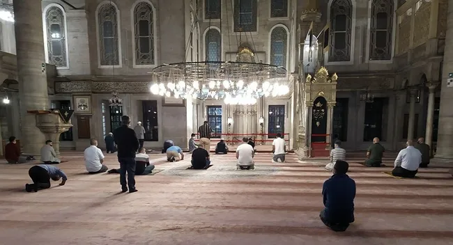 Diyanet'ten 'Cuma namazı' açıklaması: Meşru bir mazeretin varlığı farziyetini düşürür - 6