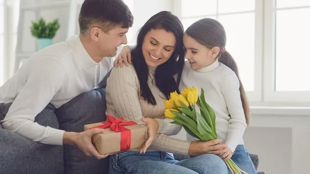 anneler-gunu-nasil-ortaya-cikti-anneler-gunu-kutlanmaya-ne-zaman-basladi-iste-tarihcesi-1746946383080.jpg A Haber foto arşiv