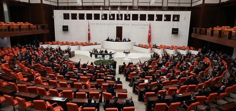 Meclis'te küfür, hakaret ve kavgaya para cezası önerisi