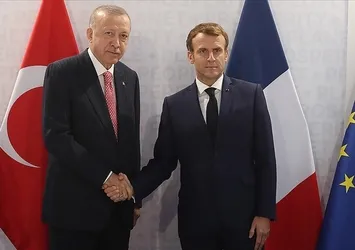 Başkan Erdoğan Macron ile görüştü