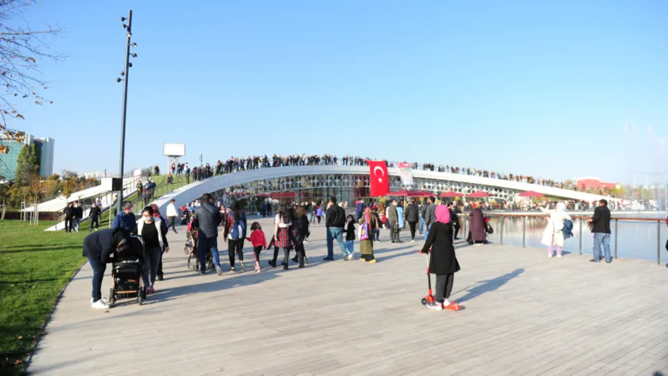 Ankara'nın yeni gözdesi AKM Millet Bahçesi'ne rekor ziyaret! 4 günde 200 bin kişi geldi