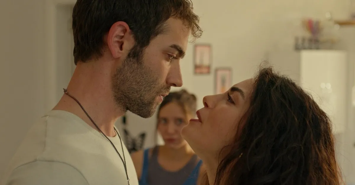 Safir 3. bölüm fragmanı | "Yaman ve Feraye dev bir yalanmış!"