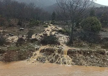 Develi'de aşırı yağış sele neden oldu
