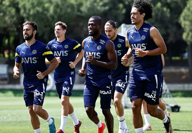 dinamo-kiev-fenerbahce-maci-ne-zaman-2022-uefa-sampiyonlar-ligi-2-on-eleme-turu-fb-maci-hangi-kanalda-1658144873313.jpg Dinamo Kiev Fenerbahçe maçı ne zaman? 2022 UEFA Şampiyonlar Ligi 2. ön eleme turu FB maçı hangi kanalda? - 5