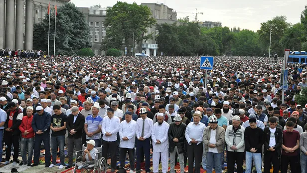 son-aciklamalar-9-gun-tatil-olacak-mi-2022-ramazan-bayrami-tatili-kac-gun-olacak-resmi-aciklama-geldi-mi-1650982227953.jpg Son açıklamalar: 9 gün tatil olacak mı? 2022 Ramazan Bayramı tatili kaç gün olacak? Resmi açıklama geldi mi? - 8