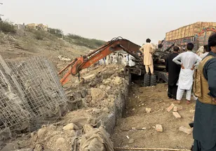 Pakistan'da polis noktasına saldırı: 16 ölü