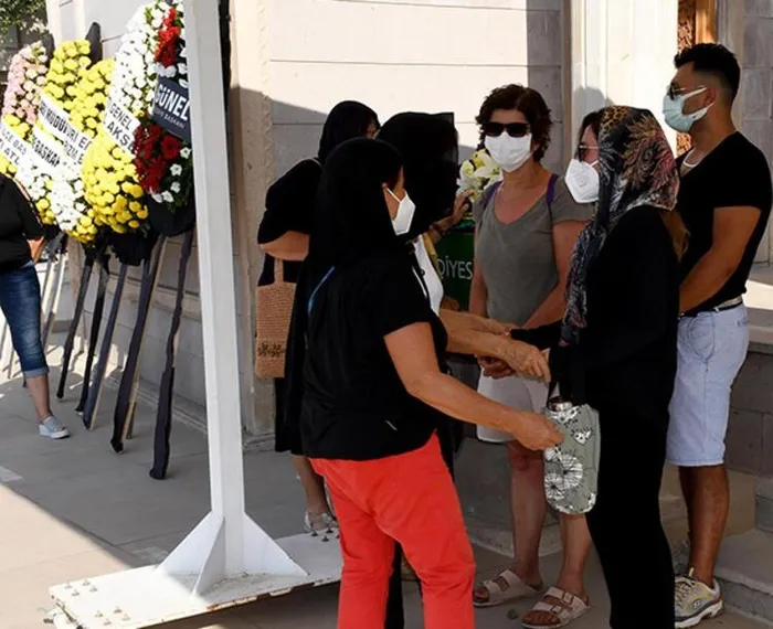 Son dakika: Yeşilçam'ın usta oyuncusu Metin Çekmez'e son veda! Vasiyeti yerine getirildi - 2