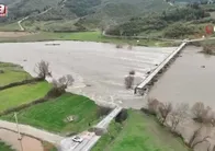 Dursunbey'de dev kaya yola düştü