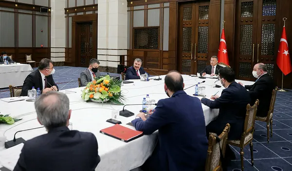 Cumhurbaşkanlığı Külliyesi’nde yerli aşı toplantısı! Flaş kararlar... - 1