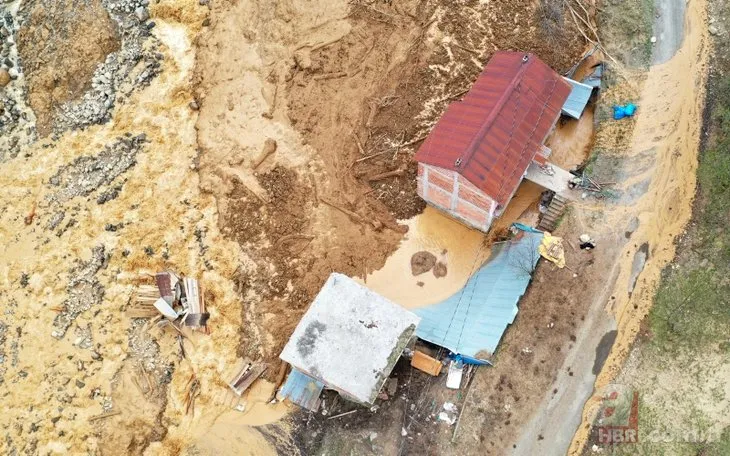 Trabzon’da heyelan korku saçtı! Evler sel altında kaldı