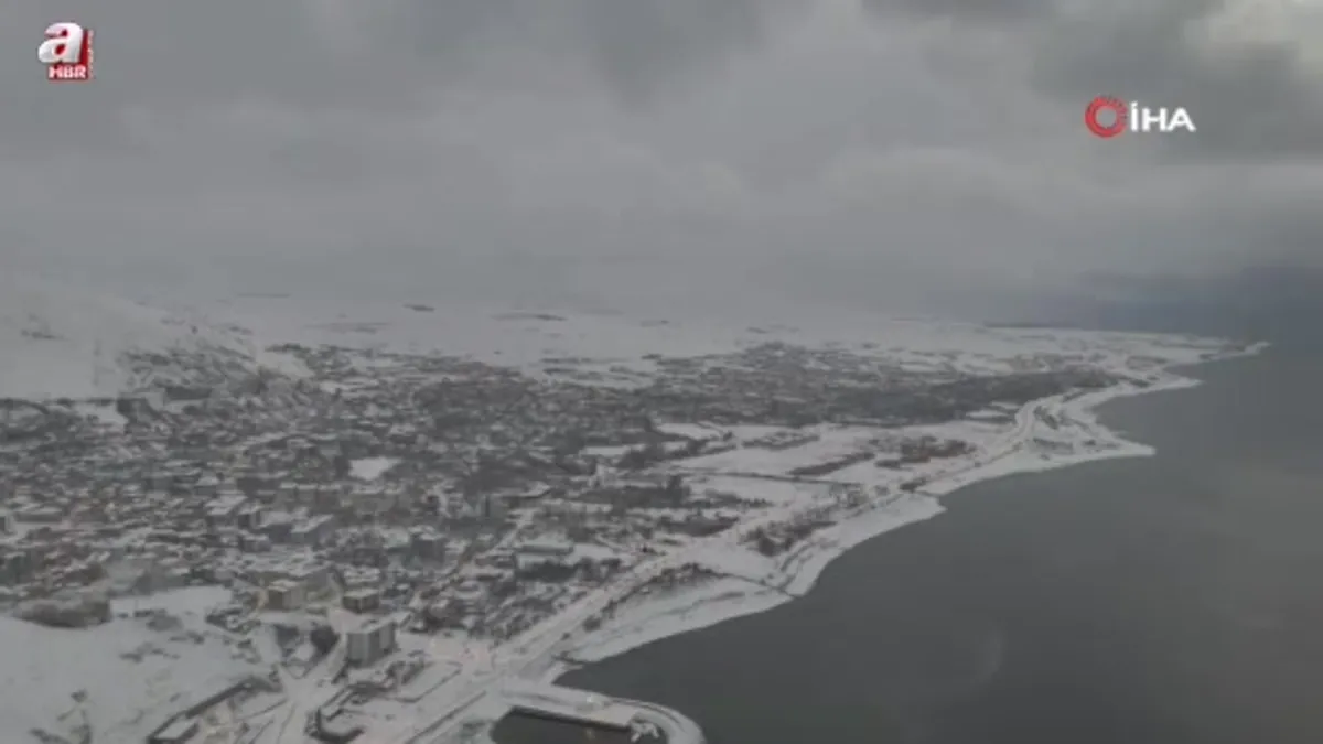 '‘Cevizler diyarı'' Adilcevaz'da kartpostallık kış manzarası