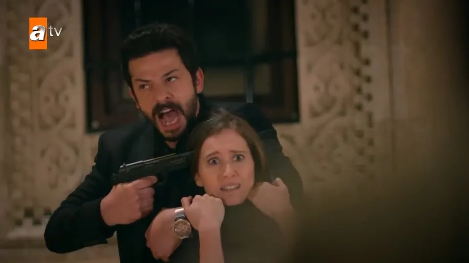 Azat konağı basıyor! Hercai 11. Bölüm |Video