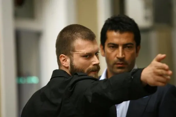 Tarık Tarcan'dan Kenan İmirzalıoğlu ve Kıvanç Tatlıtuğ hakkında çarpıcı sözler - 2
