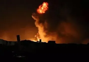 İran ordusu Irak'ta ABD'yi vurdu! Amerikan üslerine çok sayıda füze fırlatıldı! ABD'den ilk açıklama...