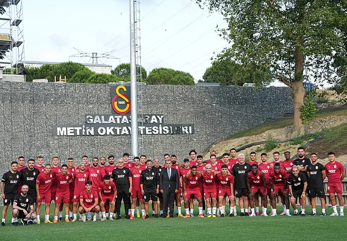galatasaray-yeni-sezon-hazirliklarina-basladi-1720038533937.jpg Galatasaray yeni sezon hazırlıklarına başladı - 5