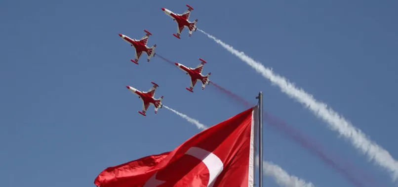 Türk Yıldızları'ndan 'görevimizin başındayız' mesajı!