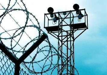 Brezilya'da 91 mahkum tünel kazıp firar etti
