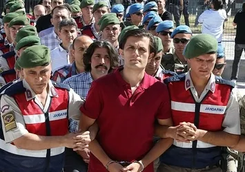 Darbe sanığı eski pilottan pişkin savunma