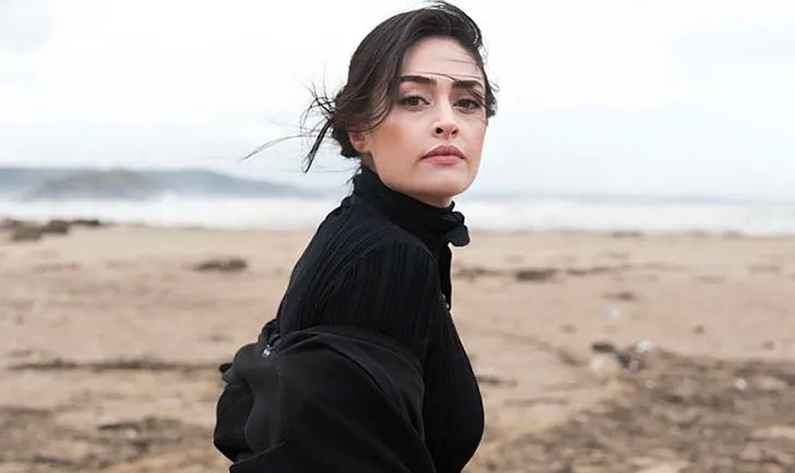 Ramo dizisinin yıldızı Esra Bilgiç’in ikizi herkesi şaşırttı!