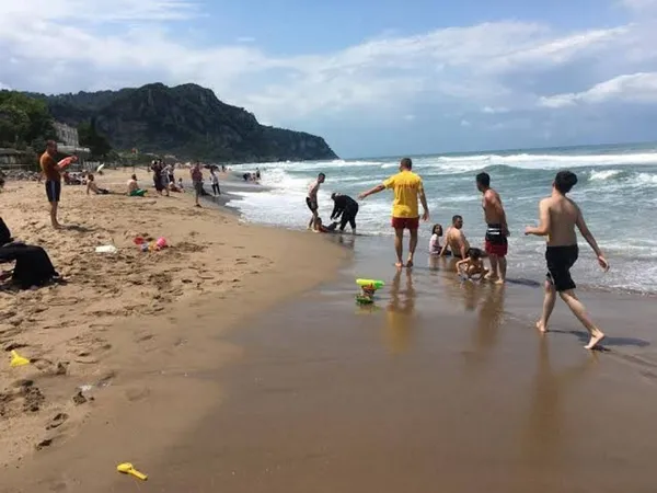 sel-felaketinin-yasandigi-bartinda-denize-girmek-yasaklandi-1656733088982.jpg Sel felaketinin yaşandığı Bartın'da denize girmek yasaklandı - 2