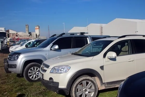 1675316250719.jpg İstanbul’da yediemin otoparkında skandal! Araçlarını almaya gidince şoke oldular - 7